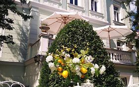 Villa Rosa Residence